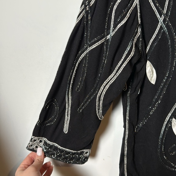 Lauren Michelle Black and Silver 3/4 Sleeve Embroidered Appliqué Blouse size XL - Picture 4 of 8